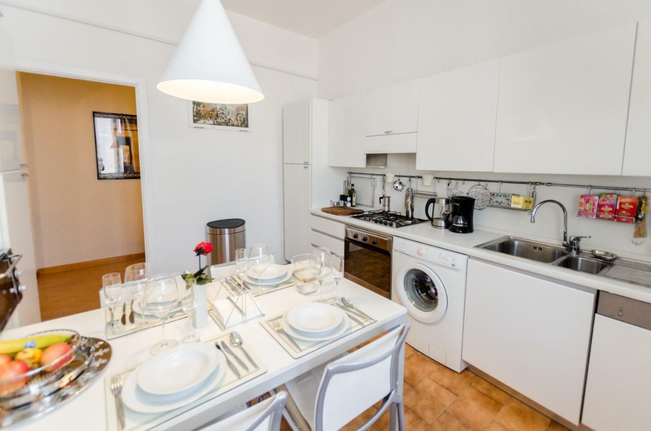 Roomy Central Apartment — Photos 3